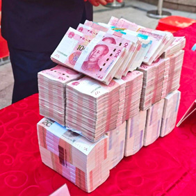 南京讨债公司成功调解了一起合同纠纷案件，约定由某物业公司分二期支付垃圾清运费30239.67元